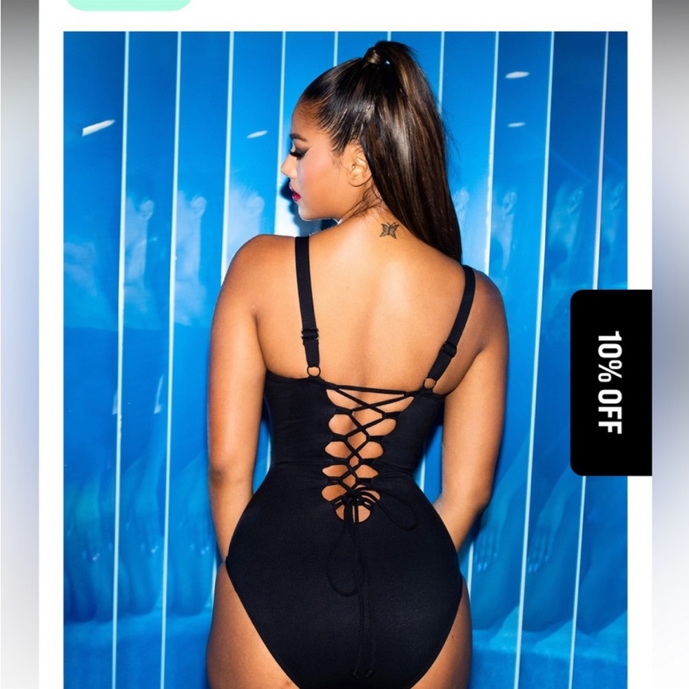 TA3 swim black plunge